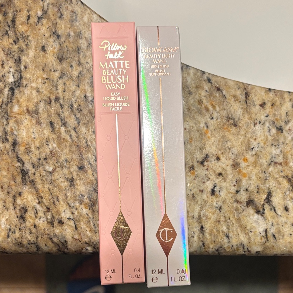 Charlotte Tilbury Pillow Talk Matte Blush and Glowgasm Light Wand Duo